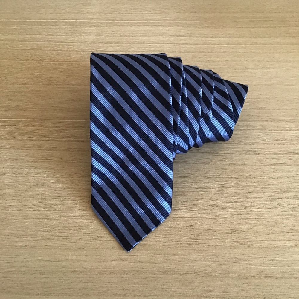 Brooks Brothers Red Fleece Tie 57” x 2.75”